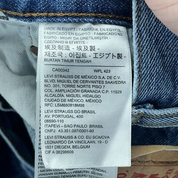 Levis 501 Jeans Mens 42x32‎ Blue Denim Button Fly Straight Leg Cotton Original - Picture 8 of 9